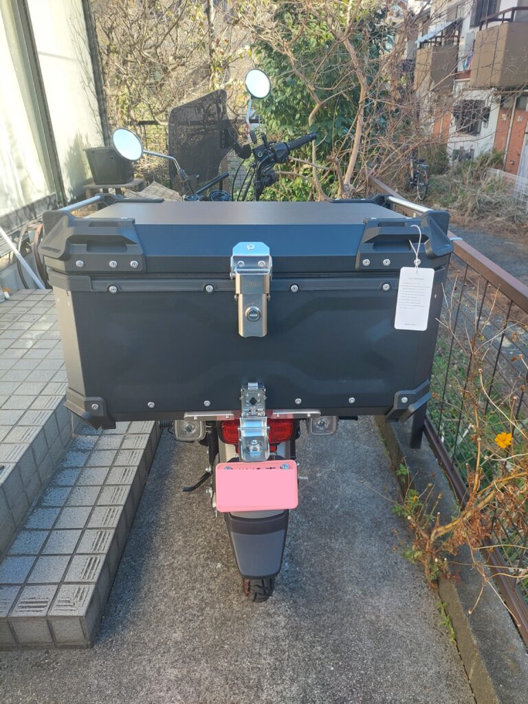 リアボックス ALLブラック65L ハンターカブの荷台サイズと リアボックス ALLブラック65L ハンターカブの荷台サイズと